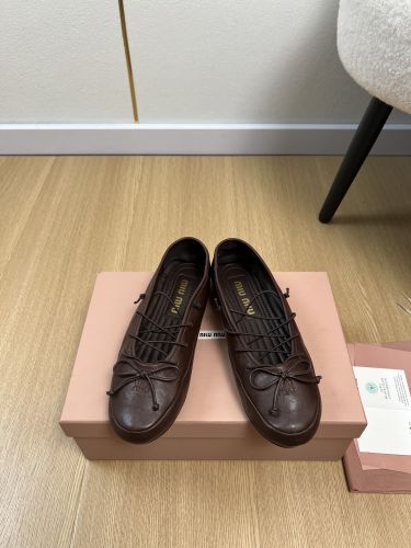 上品 可愛い ナッパレザー バレリーナ ミュウミュウ シューズ コピー ダークブラウン