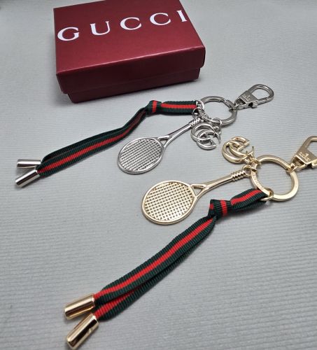テニスラケット グッチ キーホルダー 偽物 キーリング バッグチャーム