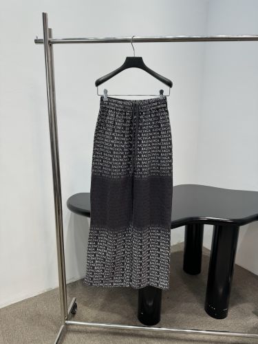 グラデーション ロゴ総柄 スウェットパンツ バレンシアガ パンツ コピー ブラック