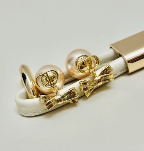 大人可愛い Dior Tribales ピアス クリスチャン・ディオール イヤリング 偽物