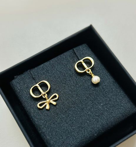CD Mini Bow ピアス クリスチャン・ディオール イヤリング 偽物