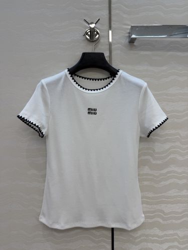 大人可愛い 洗練された リブTシャツ ミュウミュウ Tシャツ コピー ホワイト