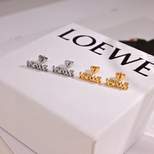 スタイリッシュ ロゴモチーフ スタッドピアス ロエベ イヤリング 偽物
