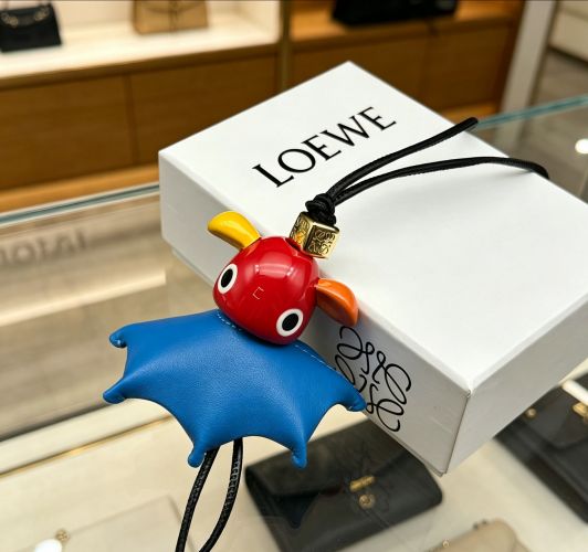 可愛い 合わせやすい マルチ パズ チャーム ロエベ キーホルダー コピー 
