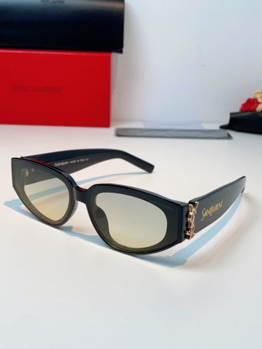 YSLロゴ スタイリッシュ イヴ・サンローラン サングラス コピー キャットアイ アイウェア
