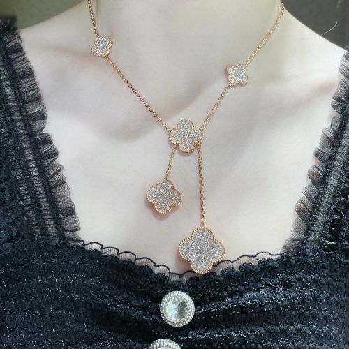 クローバー 6モチーフ ロングネックレス ヴァンクリーフ&アーペル ネックレス 偽物