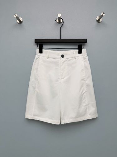シンプル 洗練された コットン ショートパンツ プラダ パンツ 偽物 ホワイト