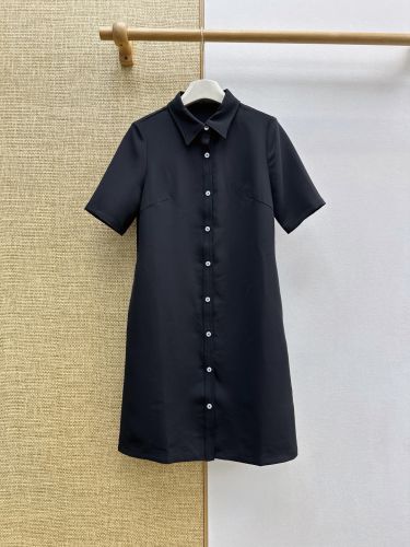 シンプル トリオンフ刺繍 半袖シャツワンピース セリーヌ ワンピース 偽物 ブラック