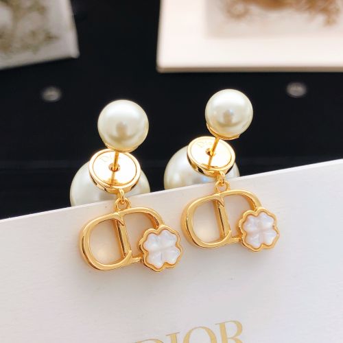 洗練された Dior Tribales ピアス クリスチャン・ディオール イヤリング 偽物