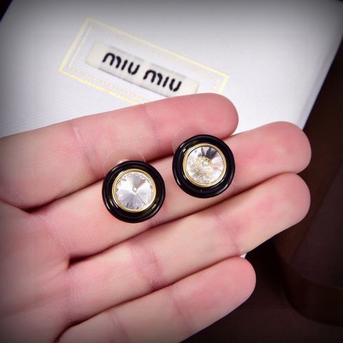 洗練された 合わせやすい スタッドピアス ミュウミュウ イヤリング 偽物