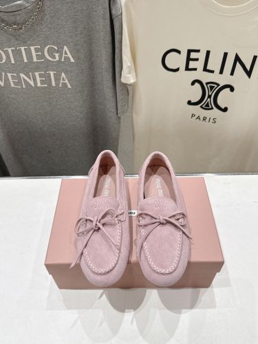 大人カジュアル スエード ローファー ミュウミュウ モカシン コピー ピンク
