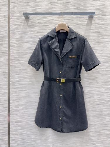 洗練された ベルト付き デニム シャツドレス ミュウミュウ ワンピース 偽物 ブラック