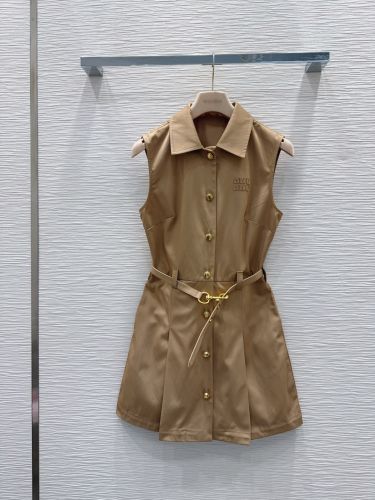 ベルト付き ノースリーブ シャツドレス ミュウミュウ ワンピース 偽物 ベージュ