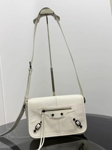 バレンシアガ バッグ 偽物 お洒落 レザー ショルダーバッグ ホワイト