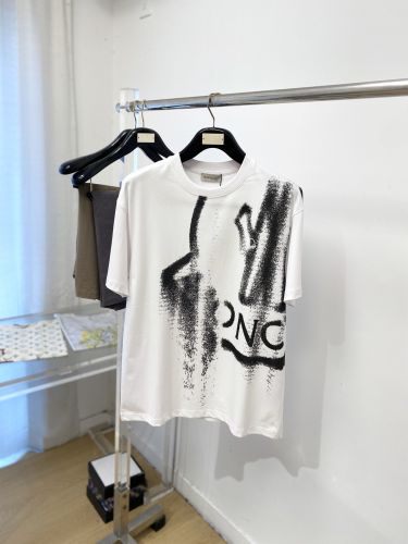 存在感抜群 プリント クルーネック 半袖Tシャツ モンクレール Tシャツ 偽物 ホワイト