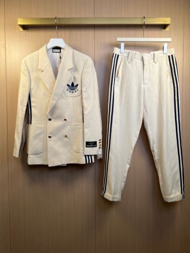 adidas × GUCCI ジャケット ＆ スラックス スーツ グッチ セットアップ 偽物 ベージュ