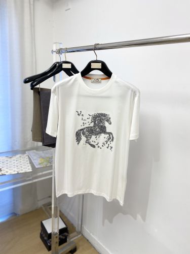 ホースモチーフ クルーネック 半袖Tシャツ エルメス Tシャツ 偽物 ホワイト
