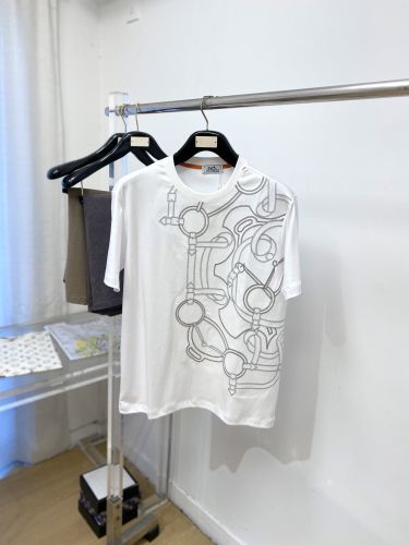 洗練された 馬具モチーフ クルーネック 半袖Tシャツ エルメス Tシャツ 偽物 ホワイト