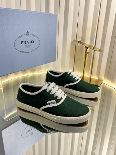 プラダ スニーカー 偽物 シンプル ローカットキャンバススニーカー グリーン