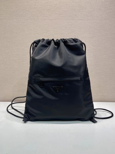 Re-Nylon ドローストリング バックパック プラダ スーパーコピー 2VZ126 ブラック