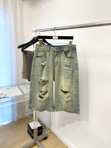 【トレンド感抜群】ダメージ加工 ハーフデニムパンツ バレンシアガ ジーンズ 偽物