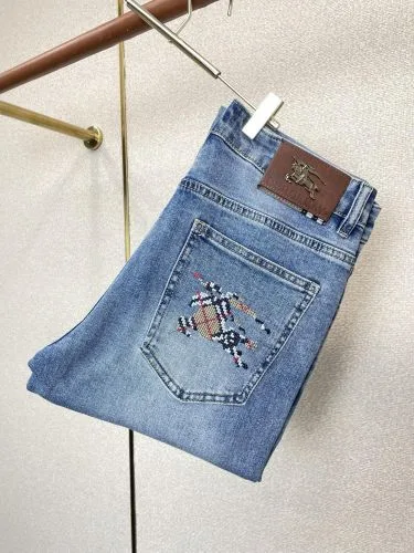 定番 合わせやすい デニムパンツ バーバリー ジーンズ 偽物 メンズ