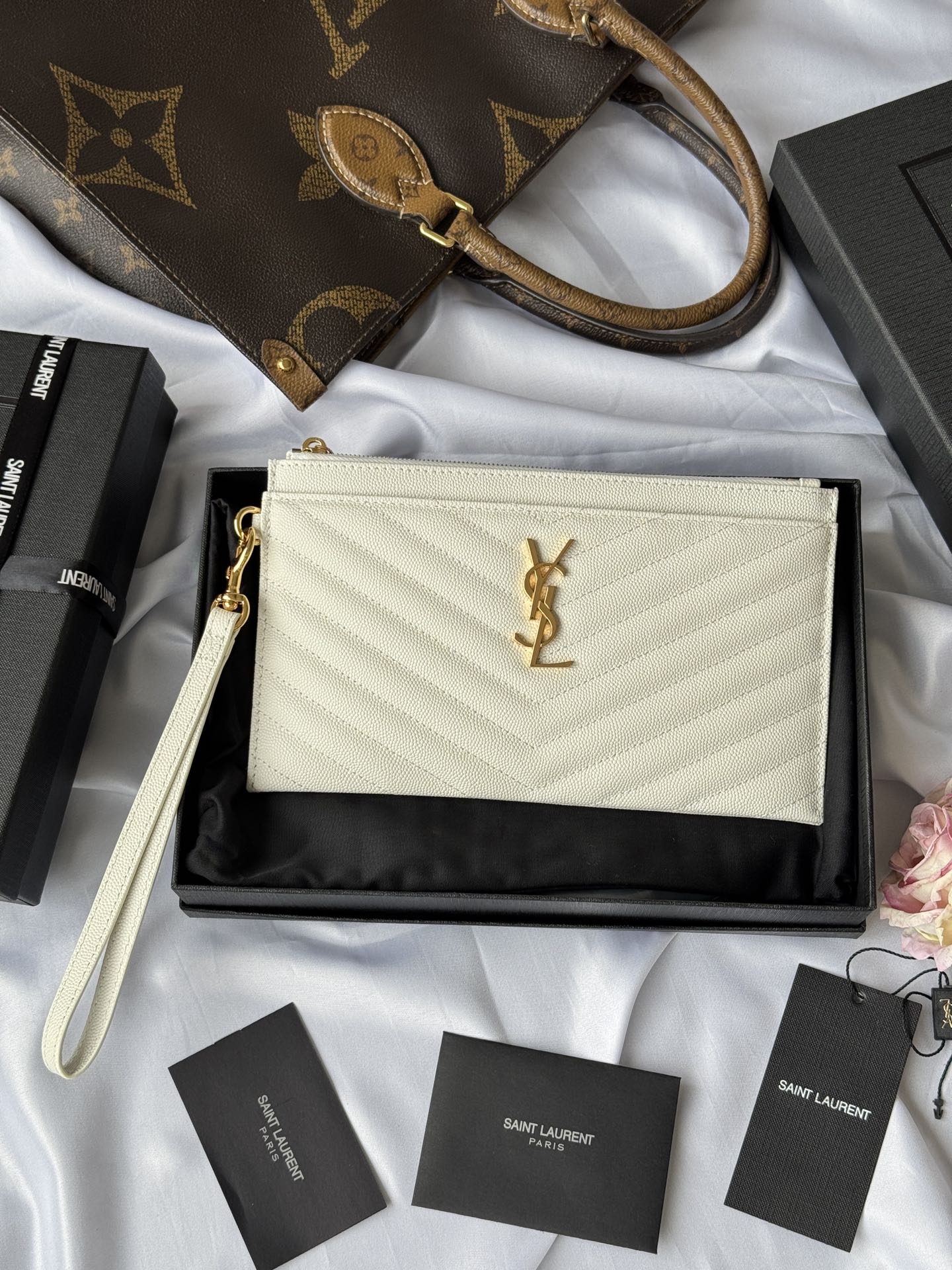 YSLモノグラム ポーチ イヴ・サンローラン バッグ スーパーコピー クラッチバッグ ホワイト