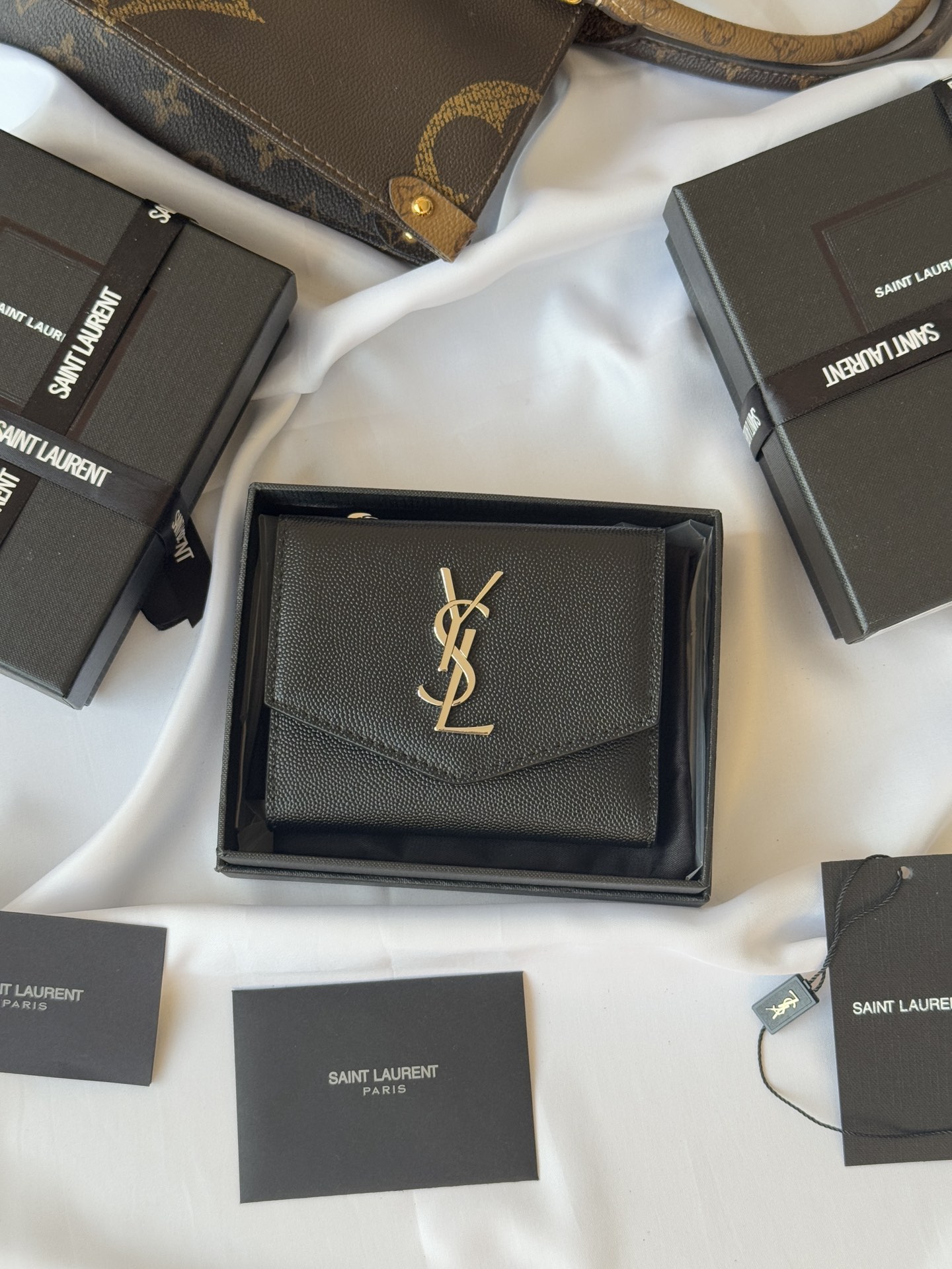 YSL コンパクトウォレット イヴ・サンローラン 財布 スーパーコピー 小銭入れ ブラック