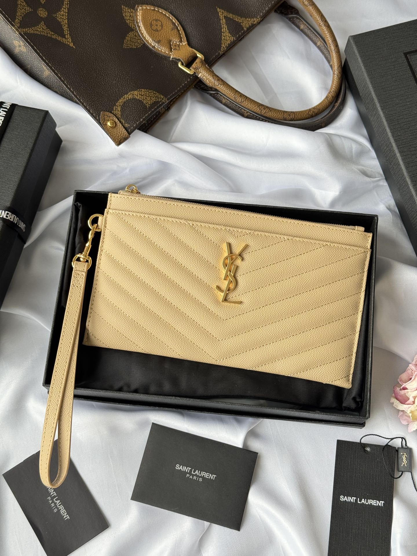 YSLモノグラム ポーチ イヴ・サンローラン バッグ スーパーコピー クラッチバッグ ベージュ