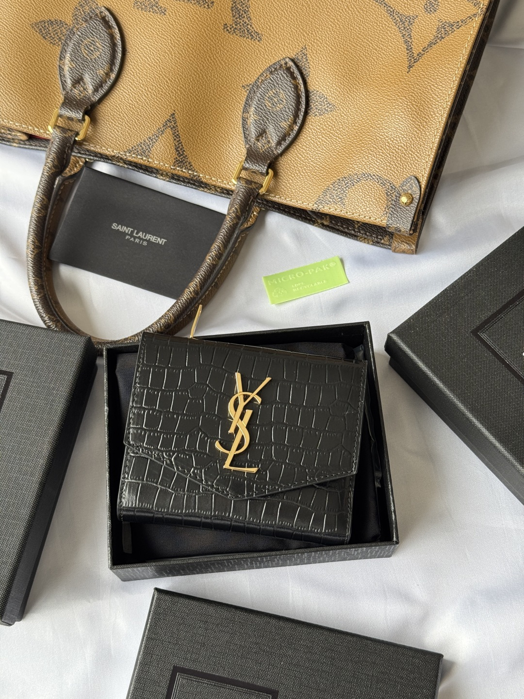 YSL クロコ型押し コンパクトウォレット イヴ・サンローラン 財布 スーパーコピー 小銭入れ
