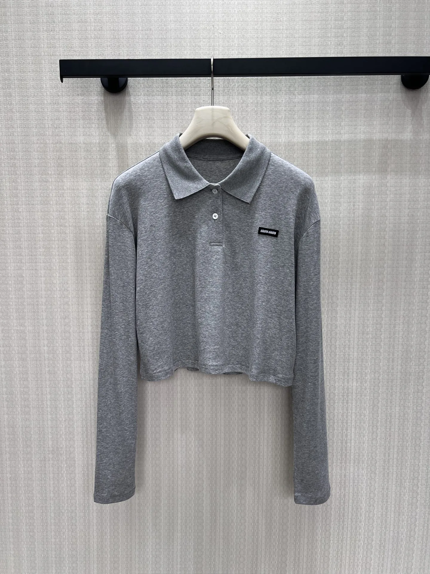 ショート丈 コットン 長袖ポロシャツ ミュウミュウ Tシャツ 偽物 グレー