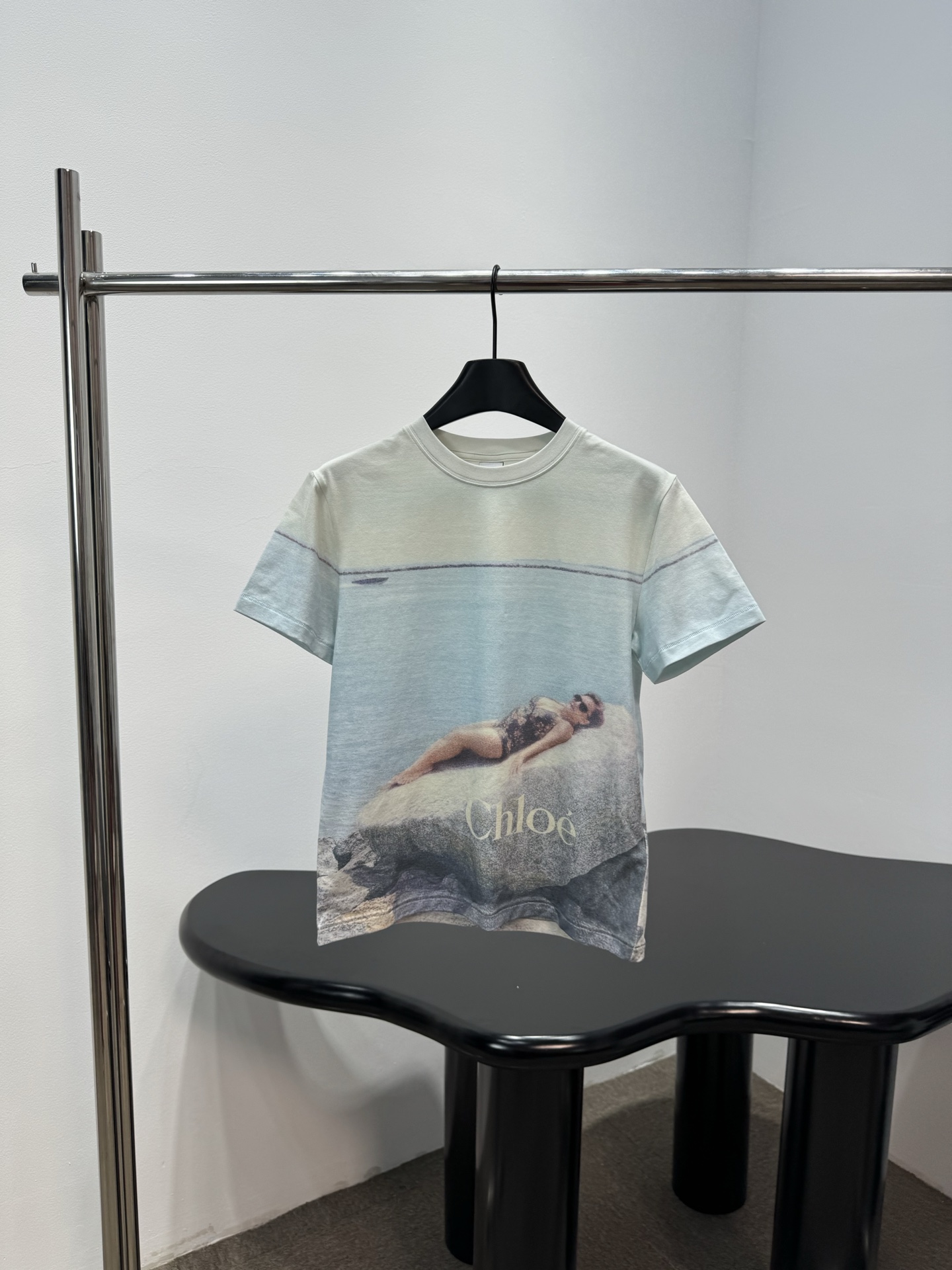 コットンジャージー クルーネック ロゴTシャツ クロエ Tシャツ 偽物 合わせやすい