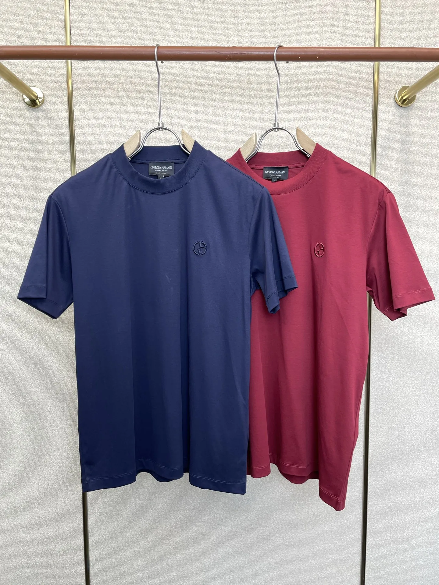 シンプル ロゴ刺繍 アルマーニ Tシャツ コピー クルーネック 半袖Tシャツ