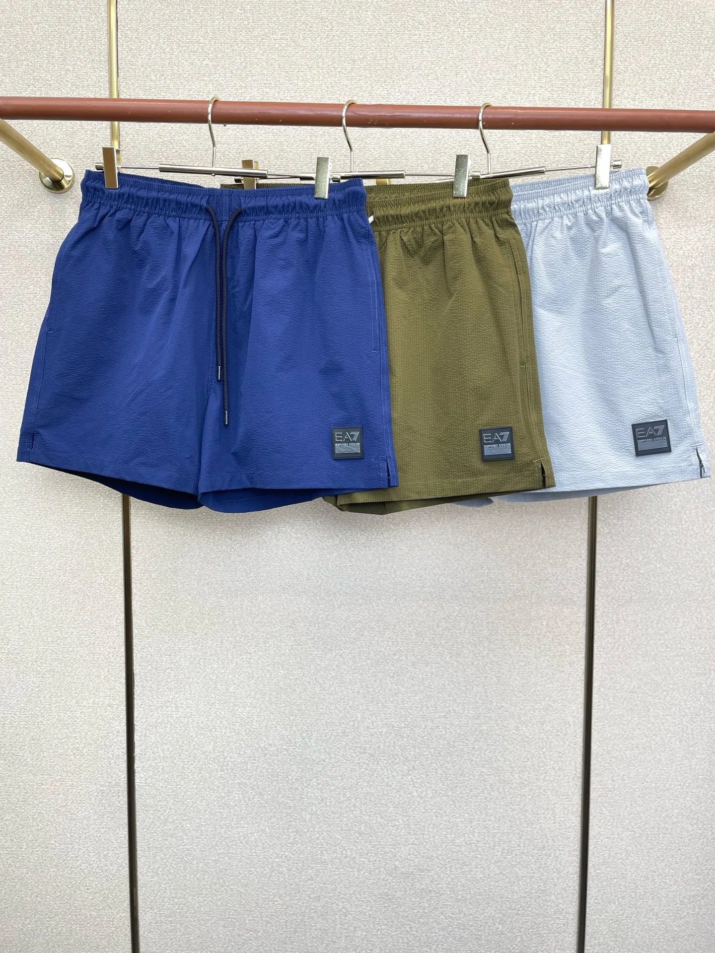 カジュアル 合わせやすい アルマーニ パンツ コピー ショートパンツ