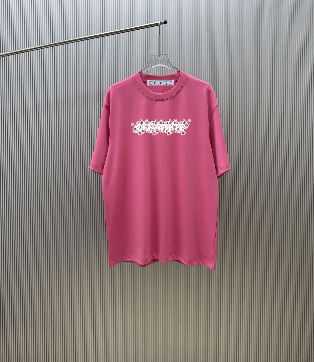 オフホワイト Tシャツ 偽物 フラワーモチーフグラフィック クルーネック半袖Tシャツ ピンク