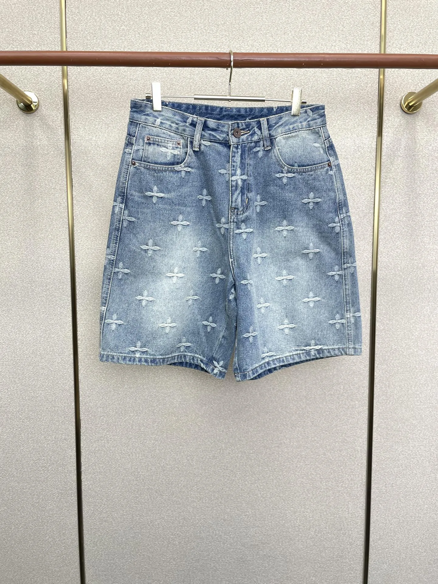 スタイリッシュ 総柄 デニムショートパンツ クロムハーツ パンツ 偽物