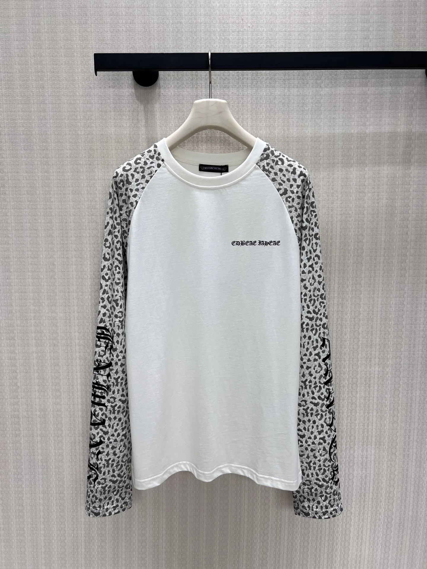 レオパード柄 ラグランスリーブ 長袖Tシャツ クロムハーツ Tシャツ 偽物 ホワイト