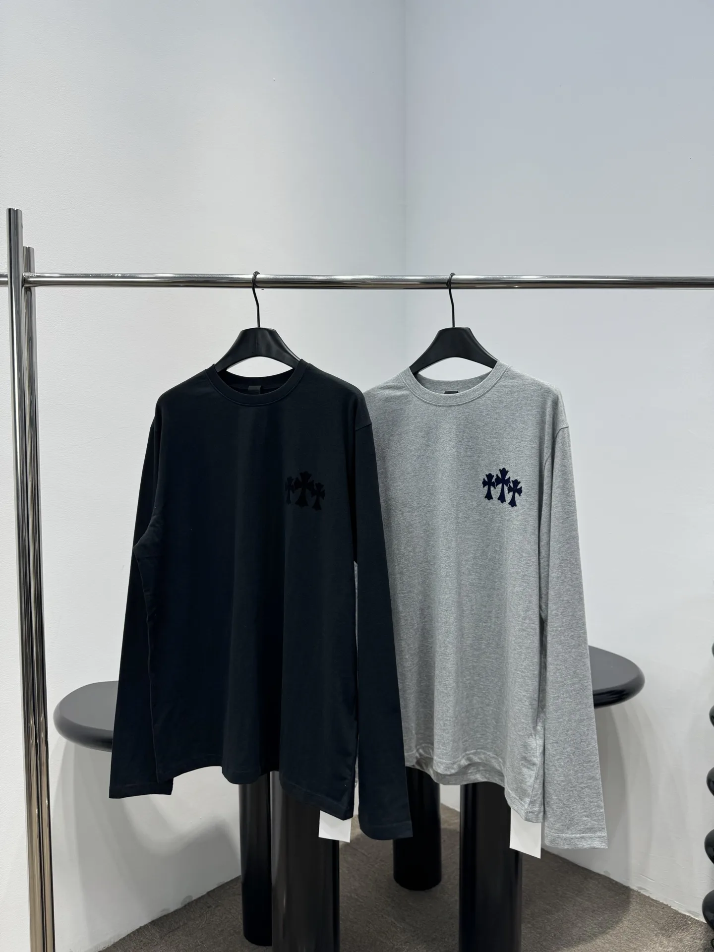 ユニセックス 人気 カジュアル クロムハーツ Tシャツ 偽物 クロスモチーフ 長袖Tシャツ