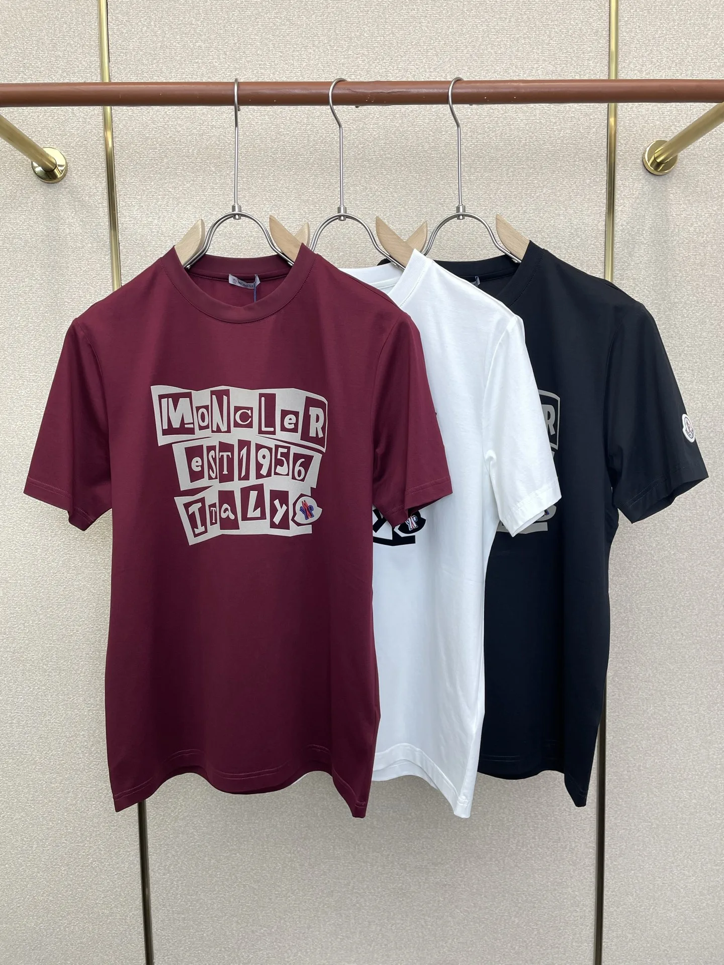 カジュアル 合わせやすい モンクレール Tシャツ 偽物 プリント 半袖Tシャツ
