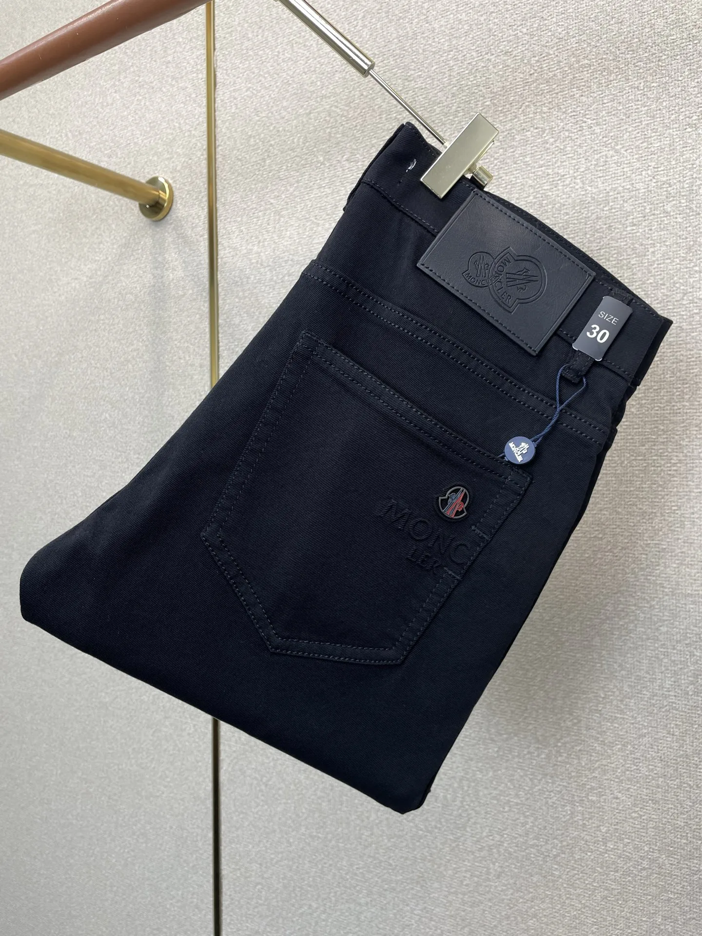 シンプル 合わせやすい モンクレール ジーンズ 偽物 デニムパンツ