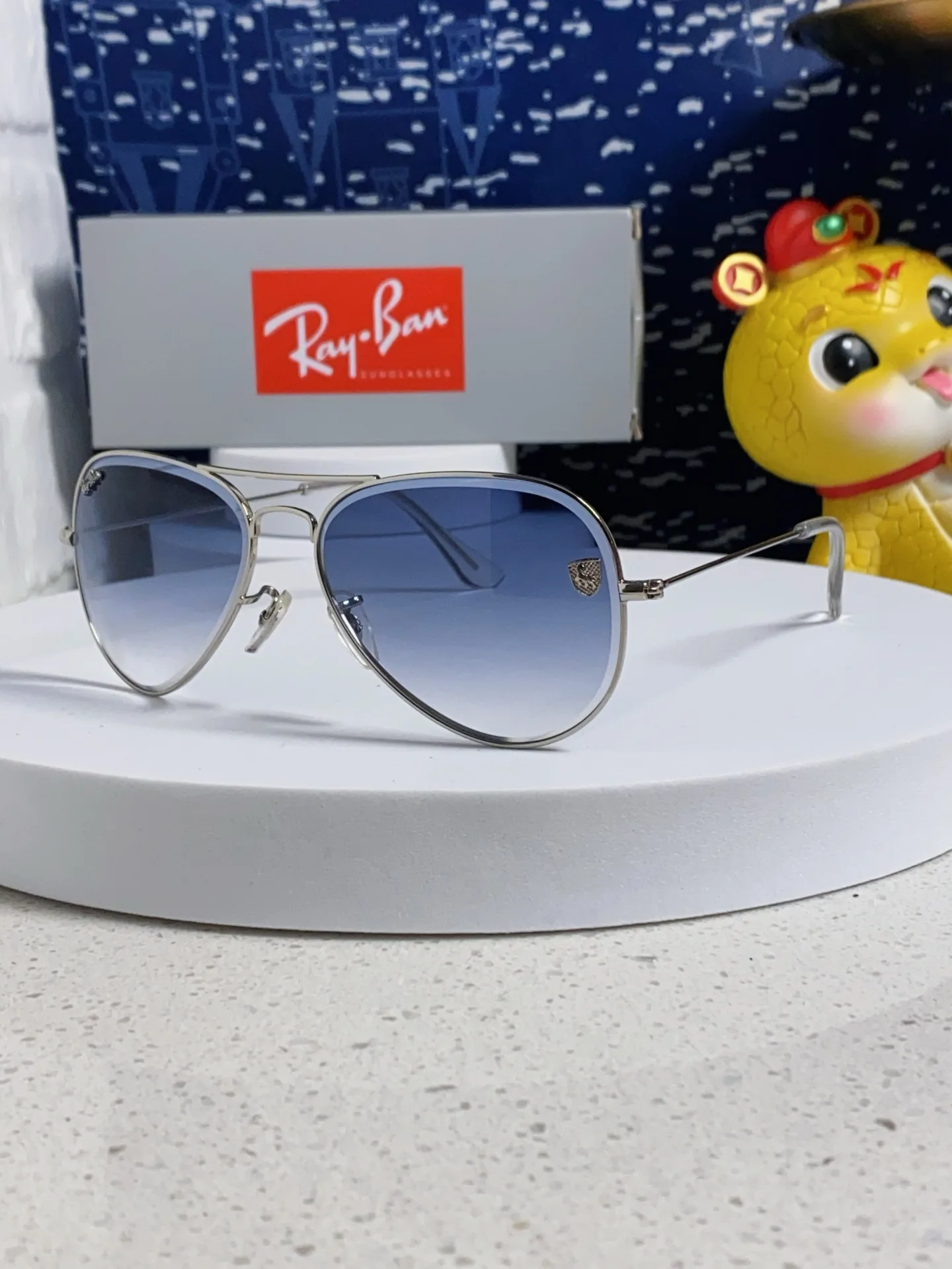 スタイリッシュ ダブルブリッジ ティアドロップ アイウェア レイバン サングラス 偽物