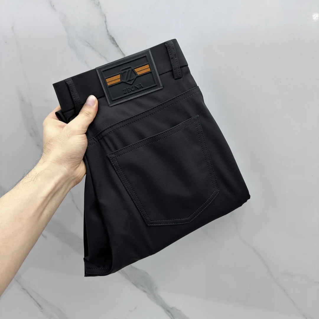 シンプル エルメネジルド・ゼニア スラックス 偽物 テーパード チノパンツ ブラック
