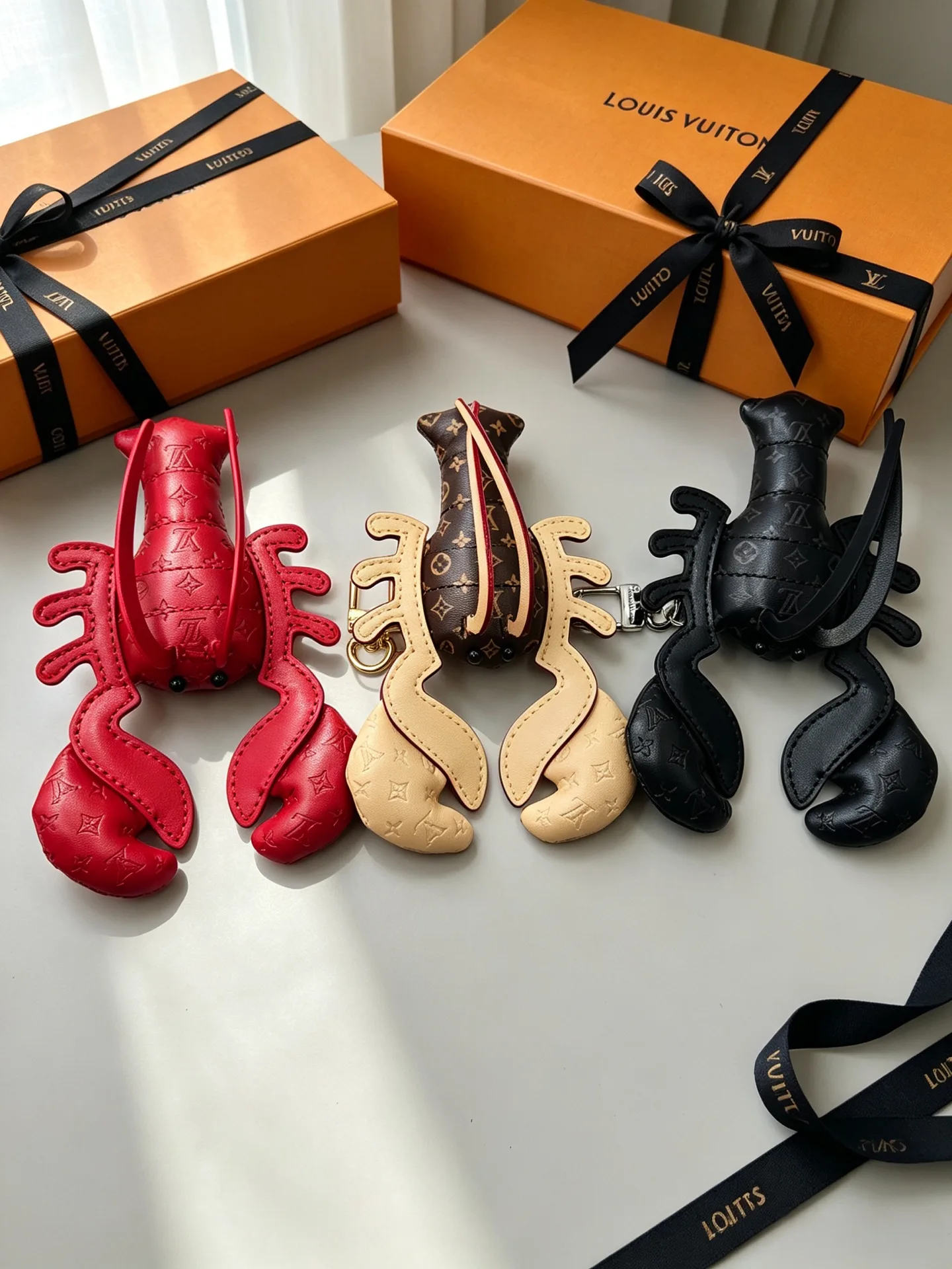 注目される バッグチャーム･LV ロブスター ルイ・ヴィトン キーホルダー 偽物