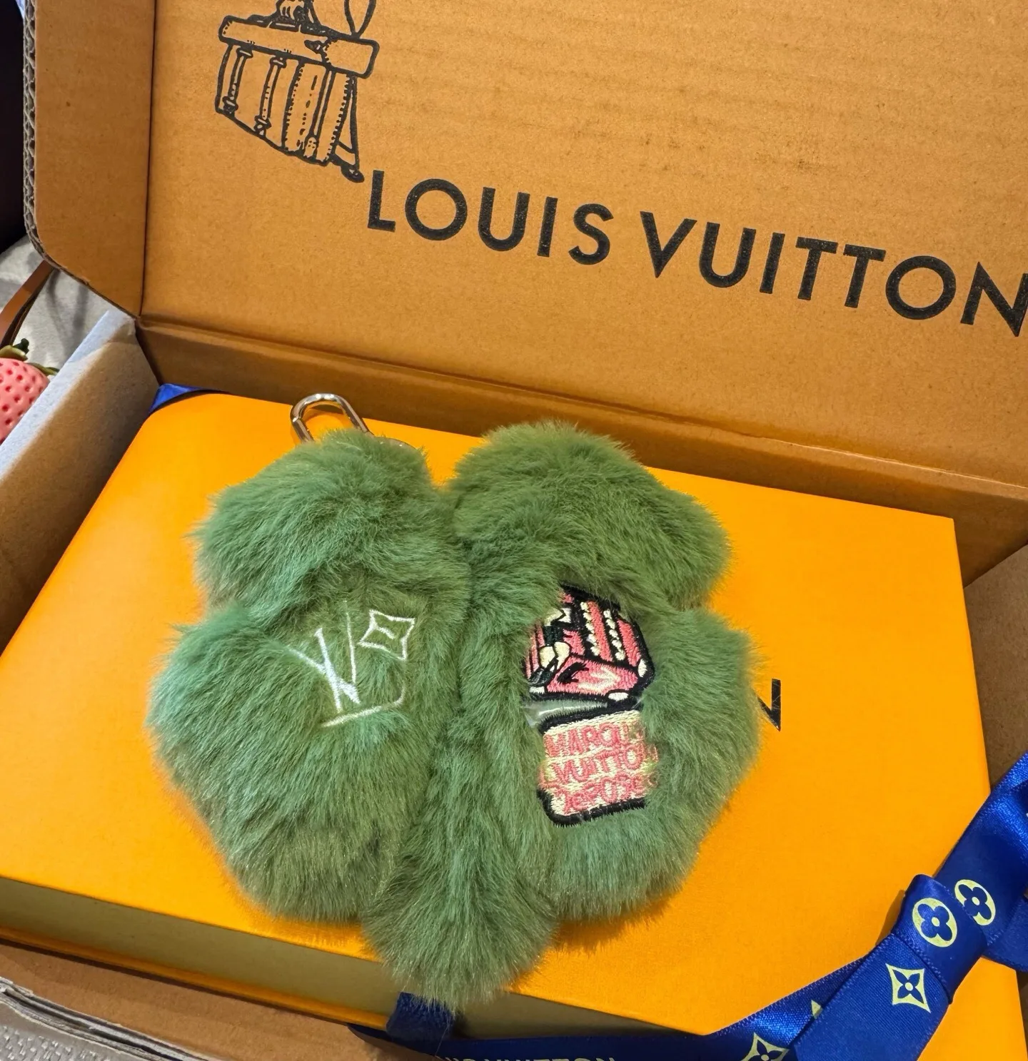 M03170 バッグチャーム･LV ラッキー トレフォイル ルイ・ヴィトン キーホルダー 偽物