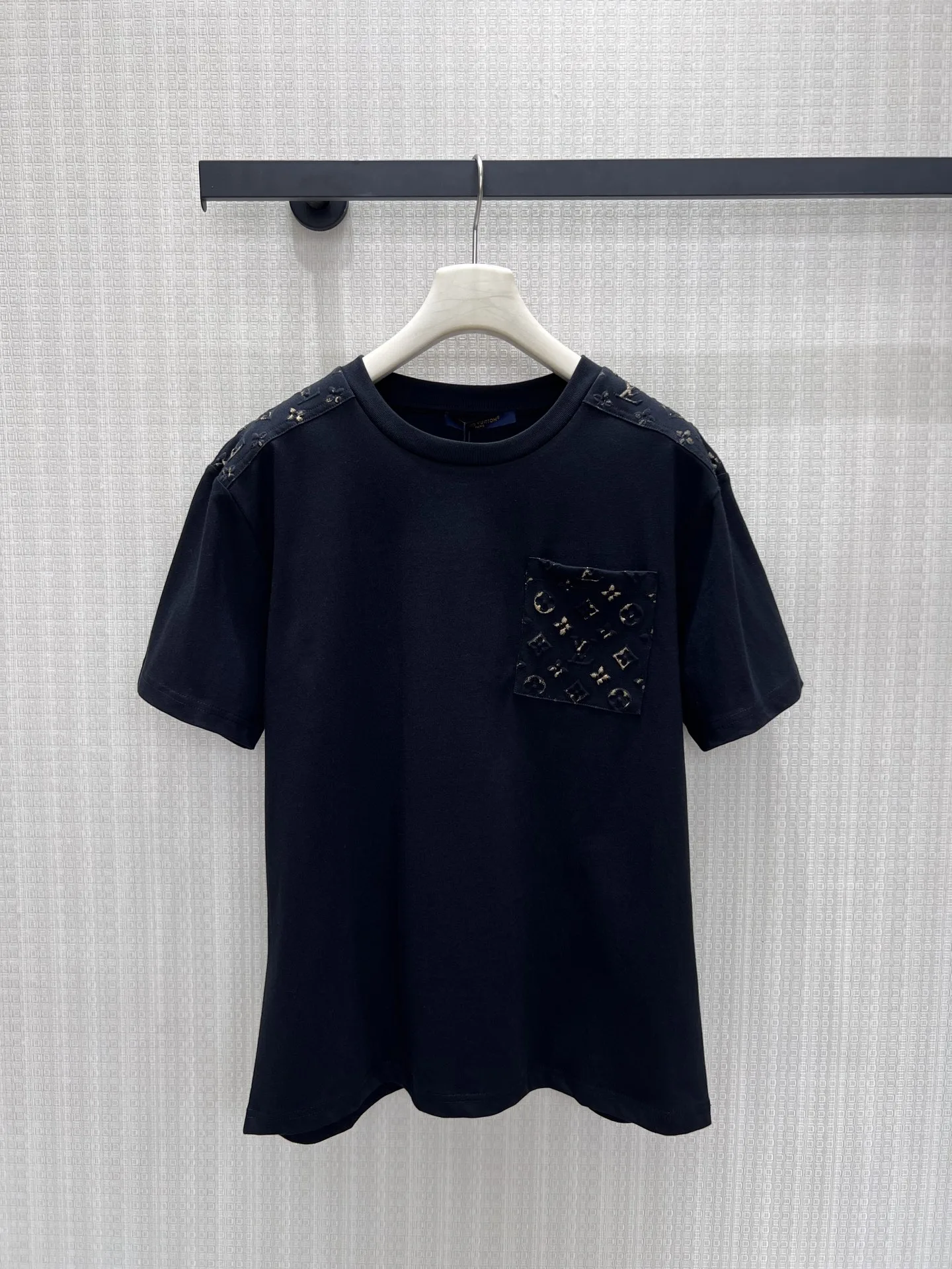 上品 カジュアル ルイ・ヴィトン Tシャツ コピー リフレクティブ シグネチャー 半袖Tシャツ