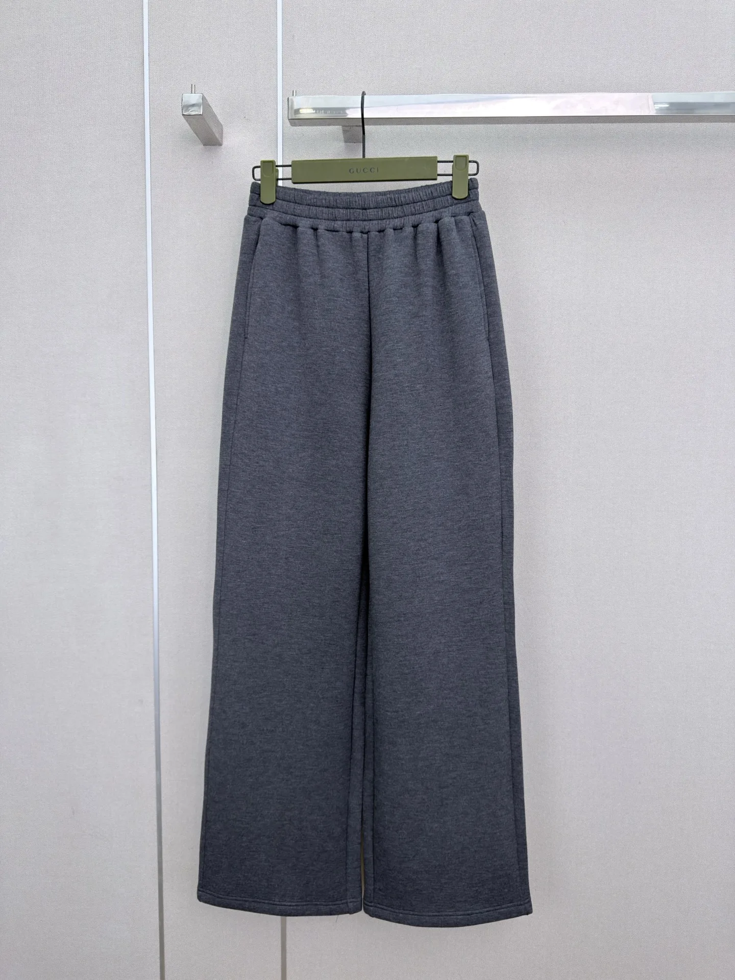 カジュアル 洗練された グッチ パーカー 偽物 スウェットパンツ グレー