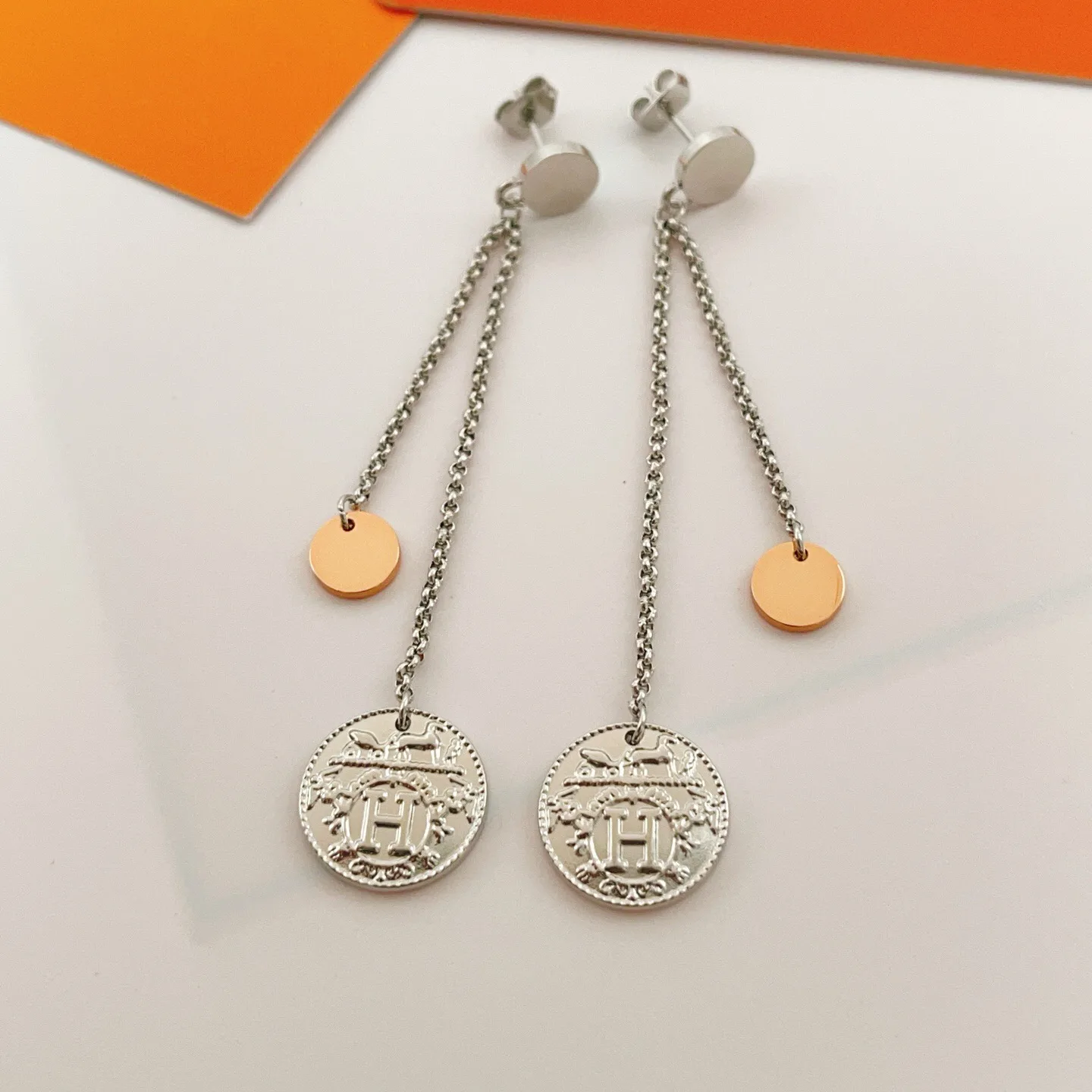 コイン&サークル 2連チェーンスイングピアス エルメス イヤリング 偽物