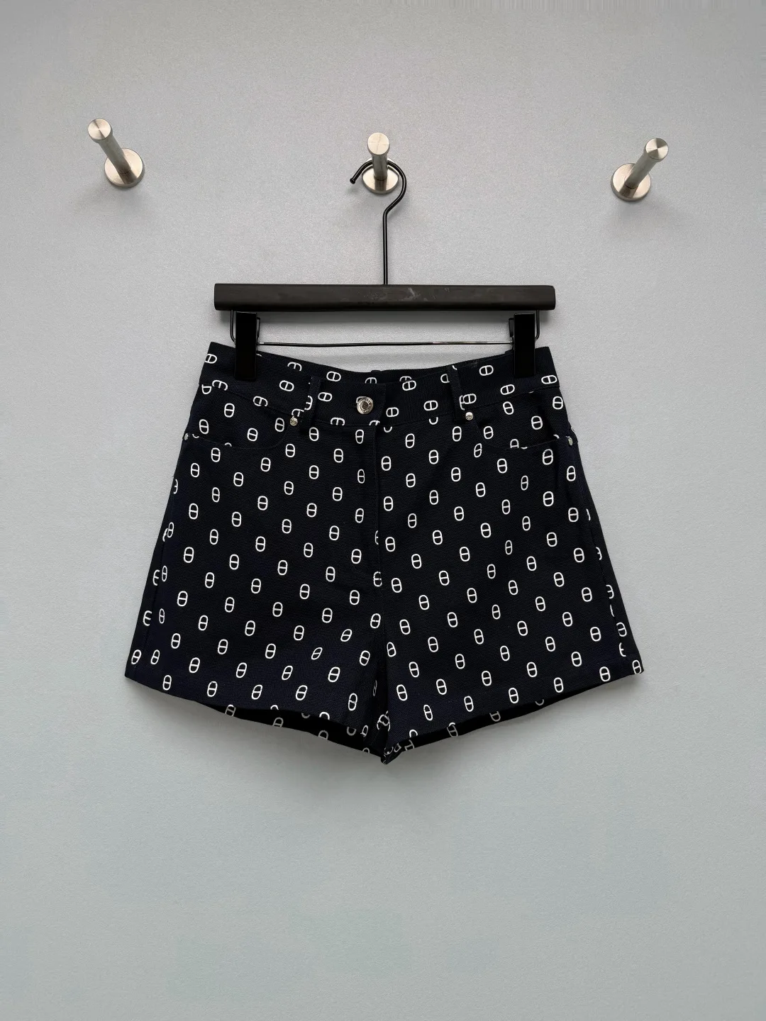 スタイリッシュ 総柄 ショートパンツ エルメス パンツ 偽物 ブラック