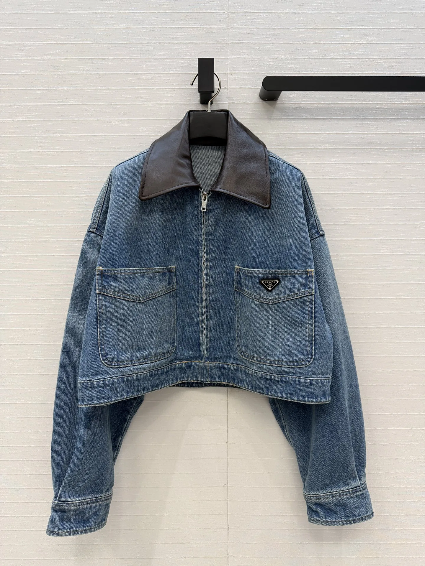 レザー襟 クロップド デニムジャケット プラダ ジャケット コピー ブルー