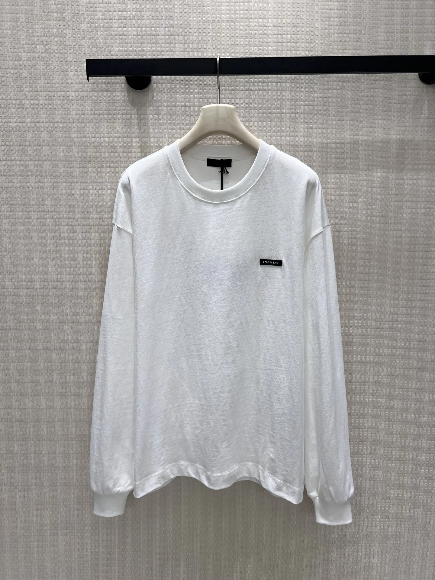 シンプル 合わせやすい プラダ Tシャツ コピー コットン 長袖Tシャツ ホワイト
